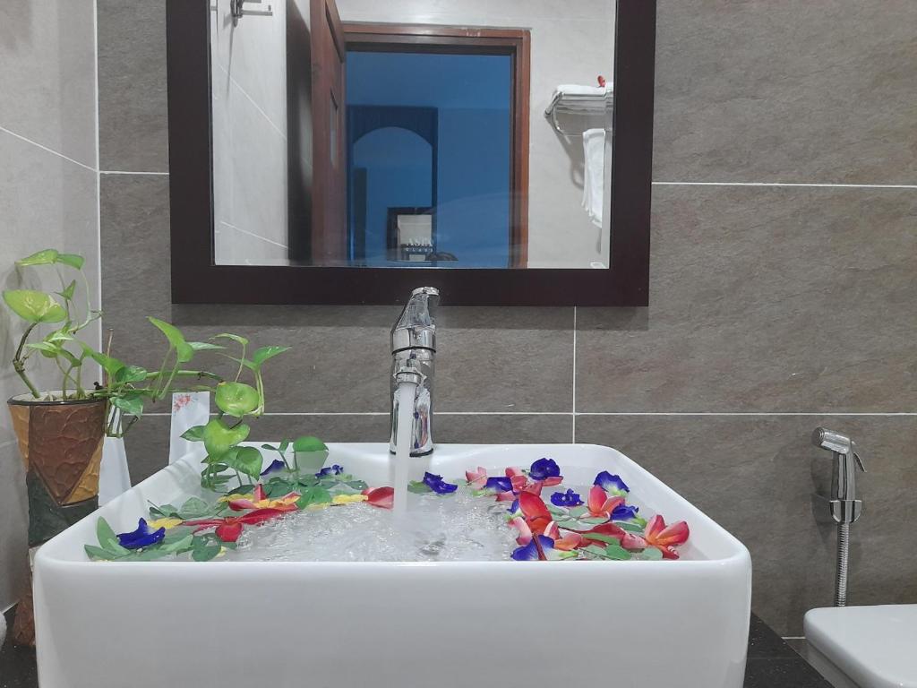 HAPPY HOME HOTEL