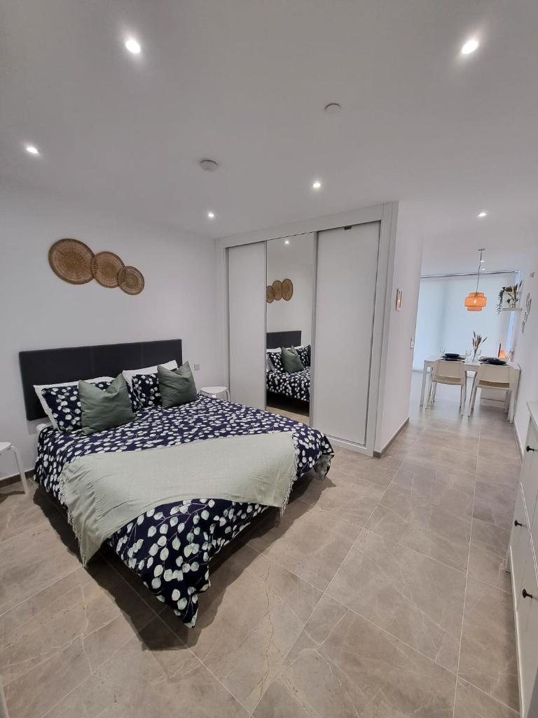 Brand New - Massive Studio - E1 - Self Catering 2