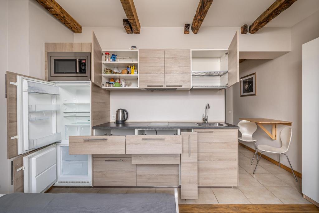 Trendy Top-Floor Stay in Heart of Riga, Near Bars & Culture 6