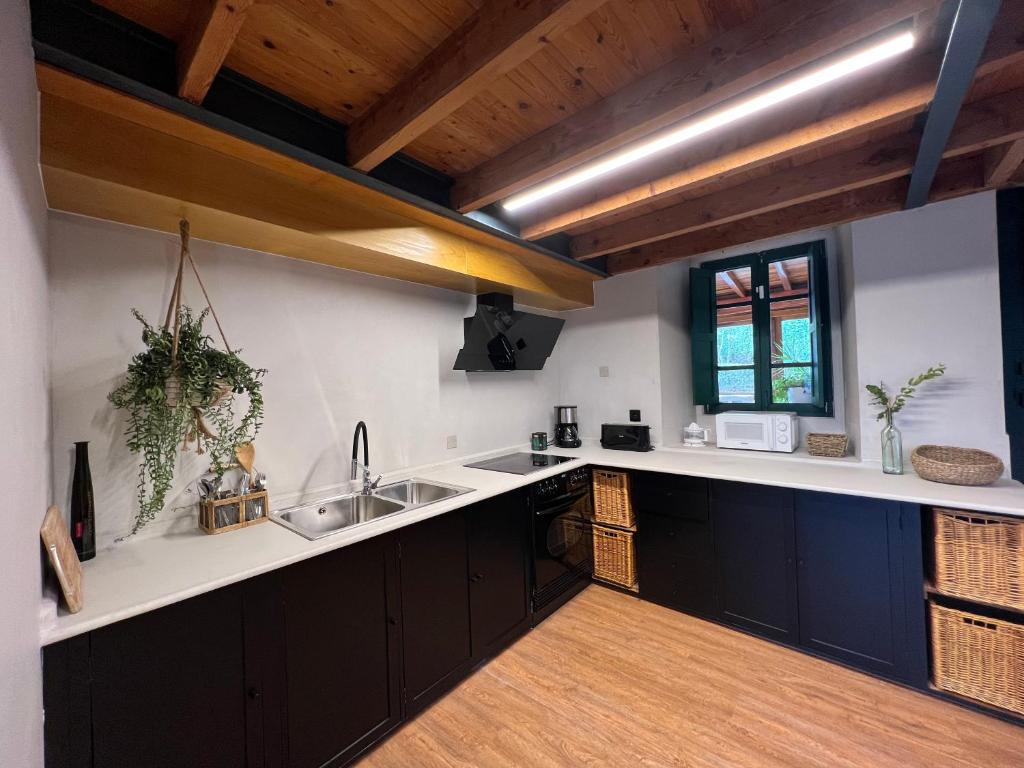 Rural Lambre by Miramar Stays 7