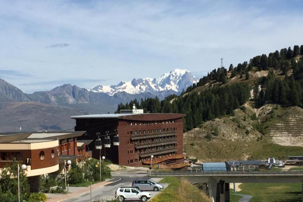 Photo de la galerie de l'établissement Studio with terrace view on Mont-Blanc, à La Plagne
