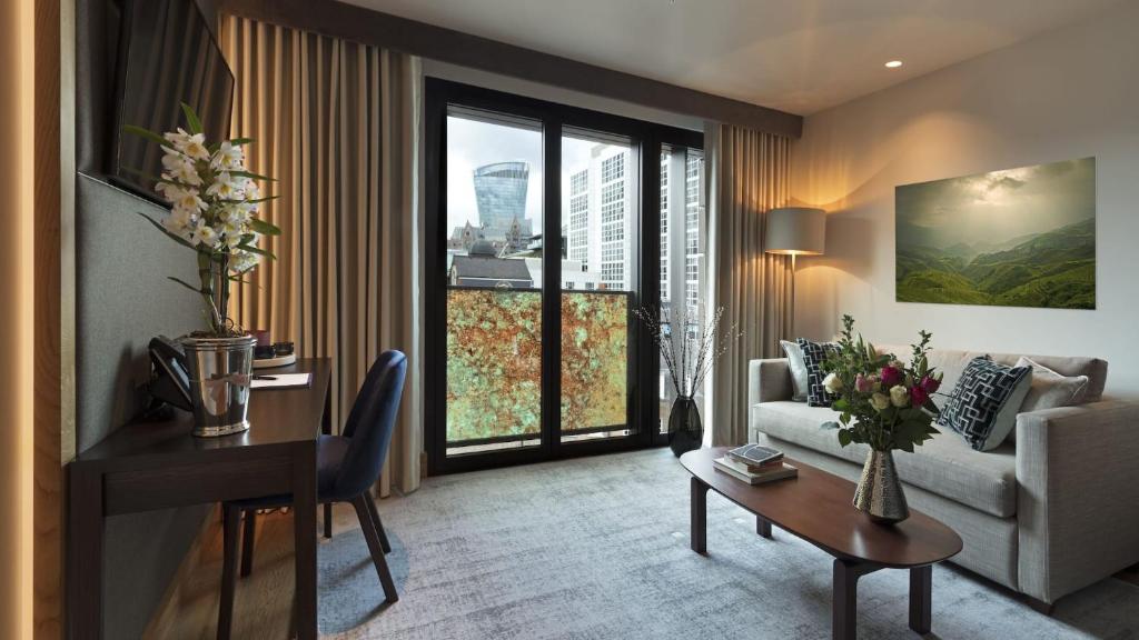 Tower Suites by Blue Orchid Image