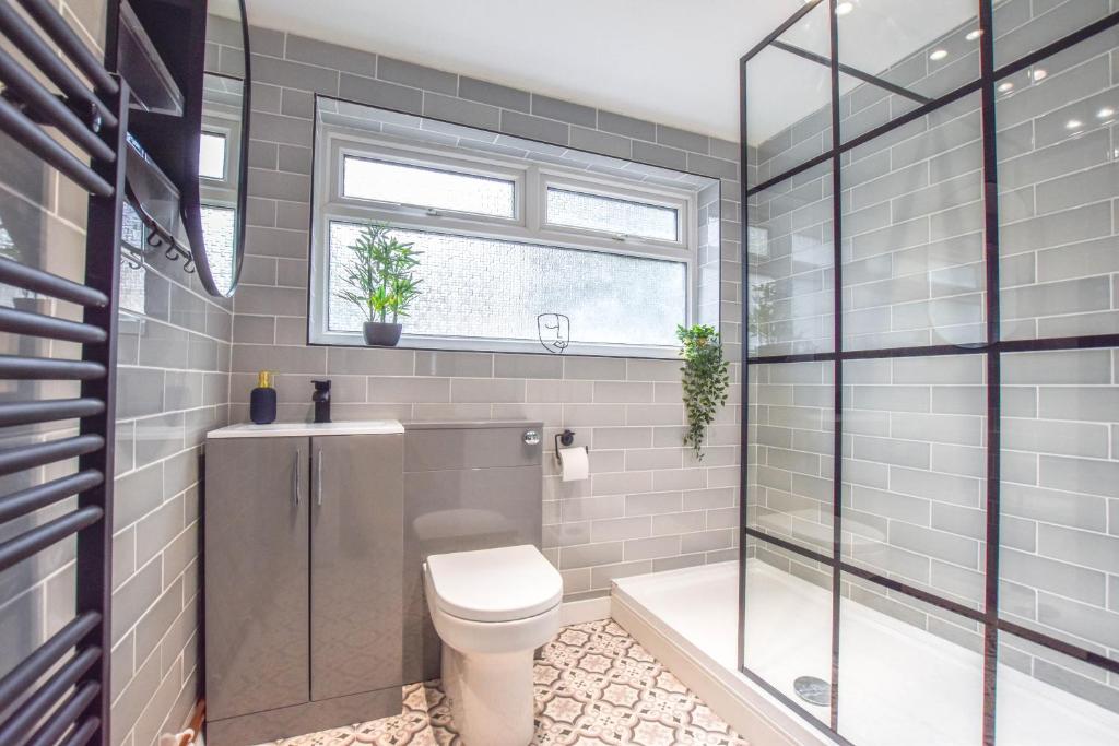Modernistic 4-bedroom home close to City Centre 3
