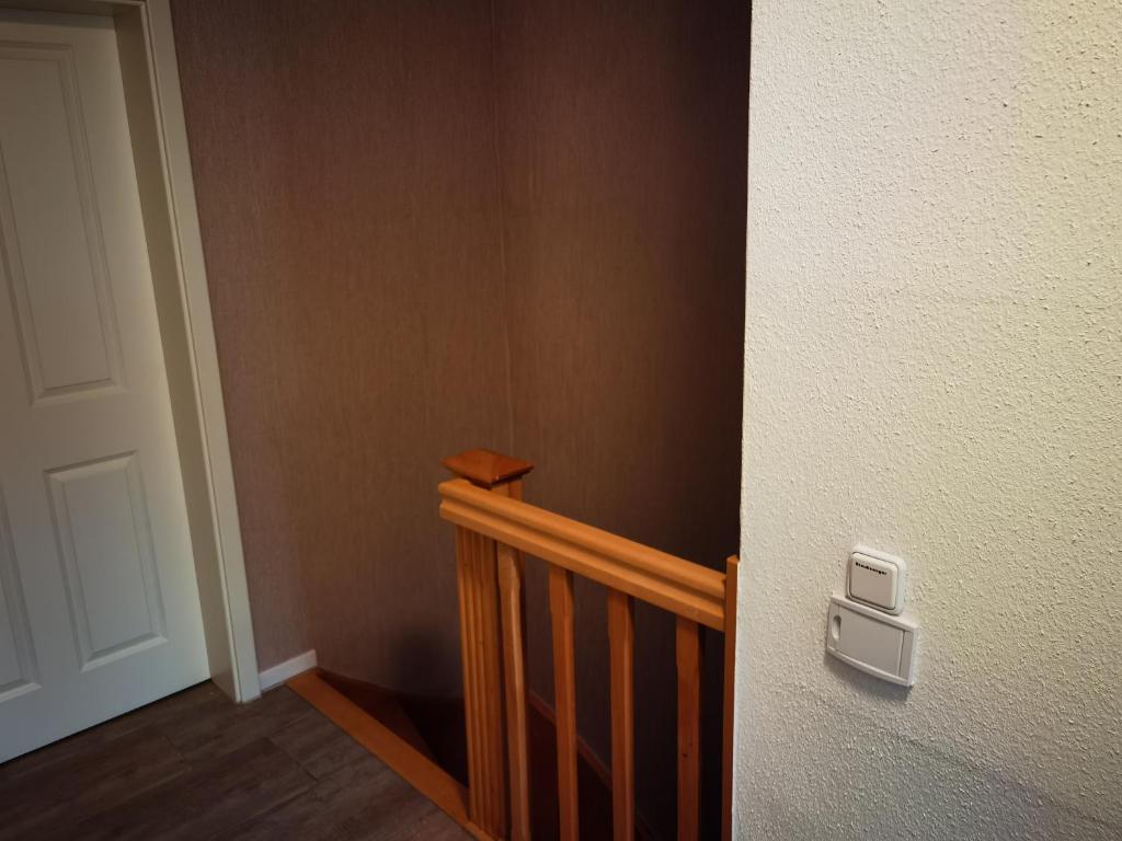 Modernes behagliches Haus mit Kamin, Terrasse und Garten 5