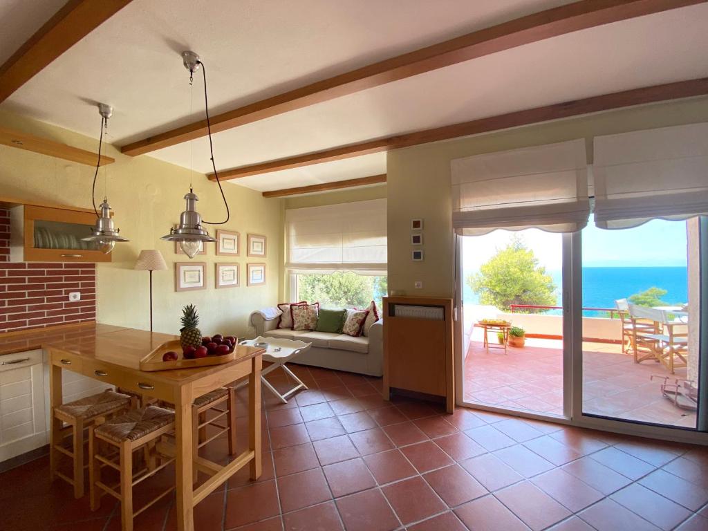 Konstantinos Siviri Nautilos Residence 1