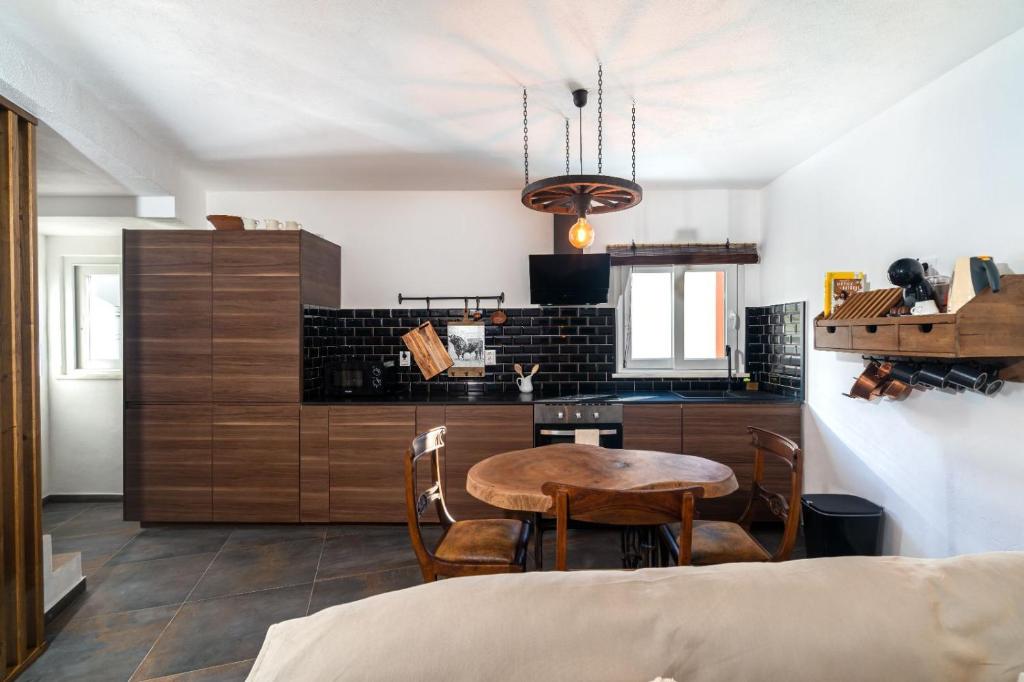 Casa Estábulo- Cozy Rustic Farmhouse LOFT TOURO 4