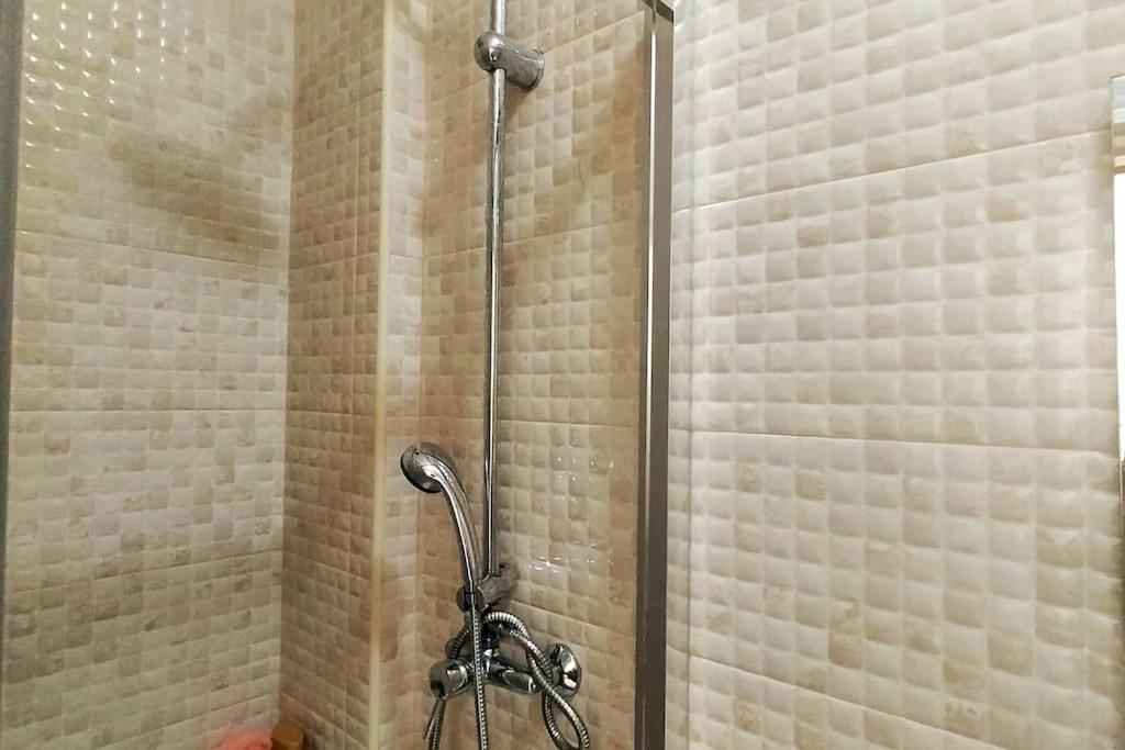 Best location 2 bed2 bath w/lift in town! (Kosher) 7