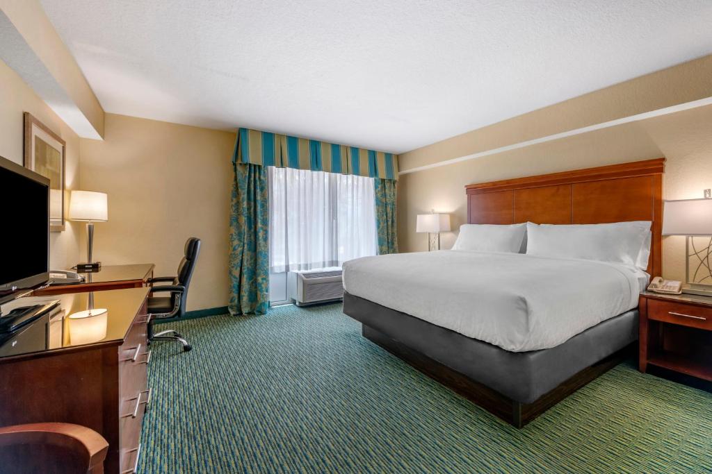 Holiday Inn Resort Orlando - Lake Buena Vista, an IHG Hotel Image
