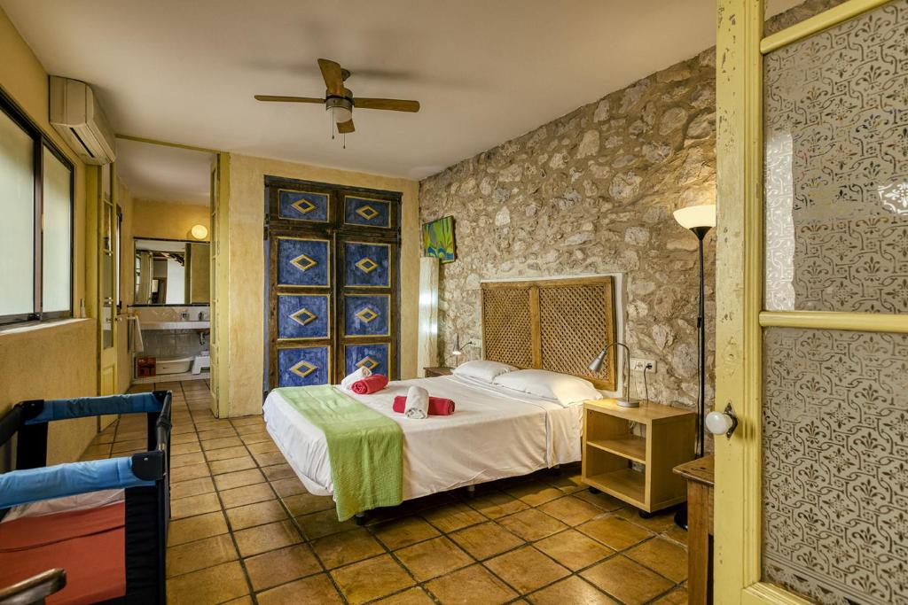 Can Lluna Rural House 3 Apartments, Patio, BBQ & Hiking 7