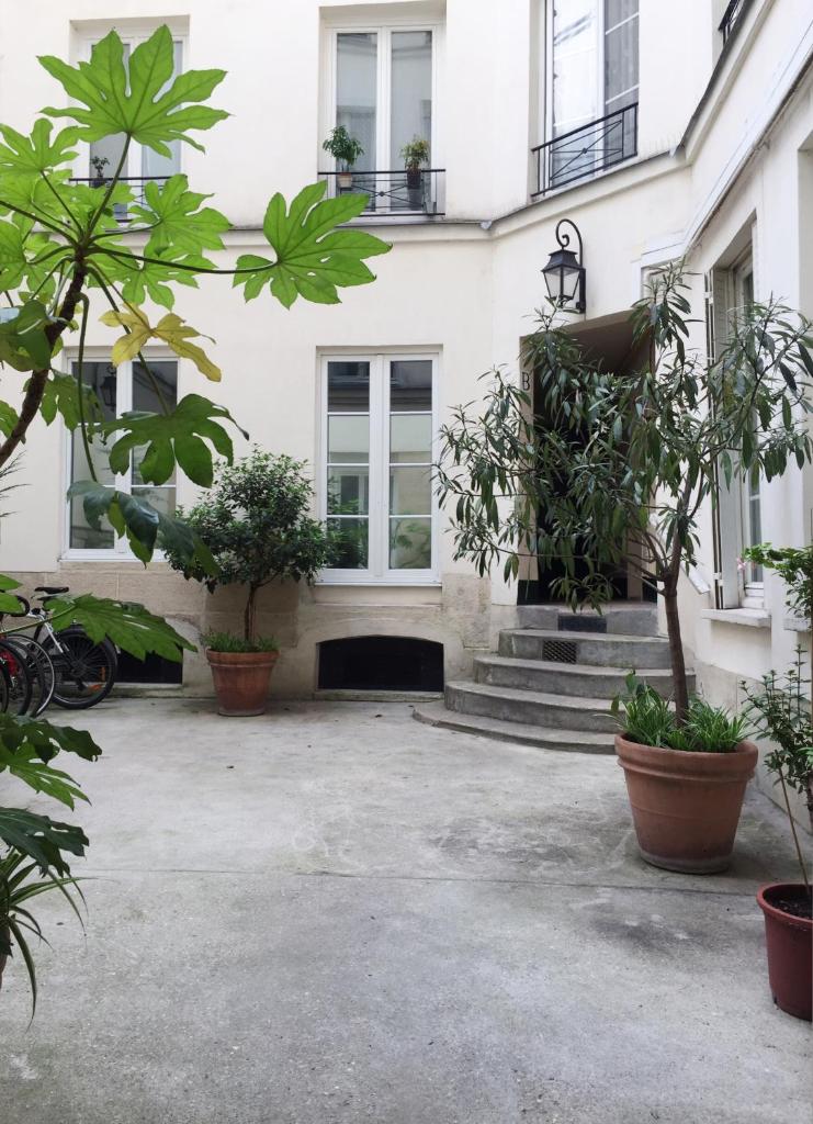New Apartment in the Heart of Le Marais 6
