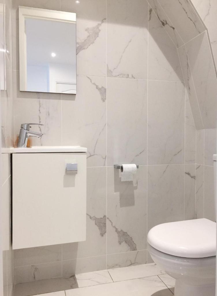New Apartment in the Heart of Le Marais 8