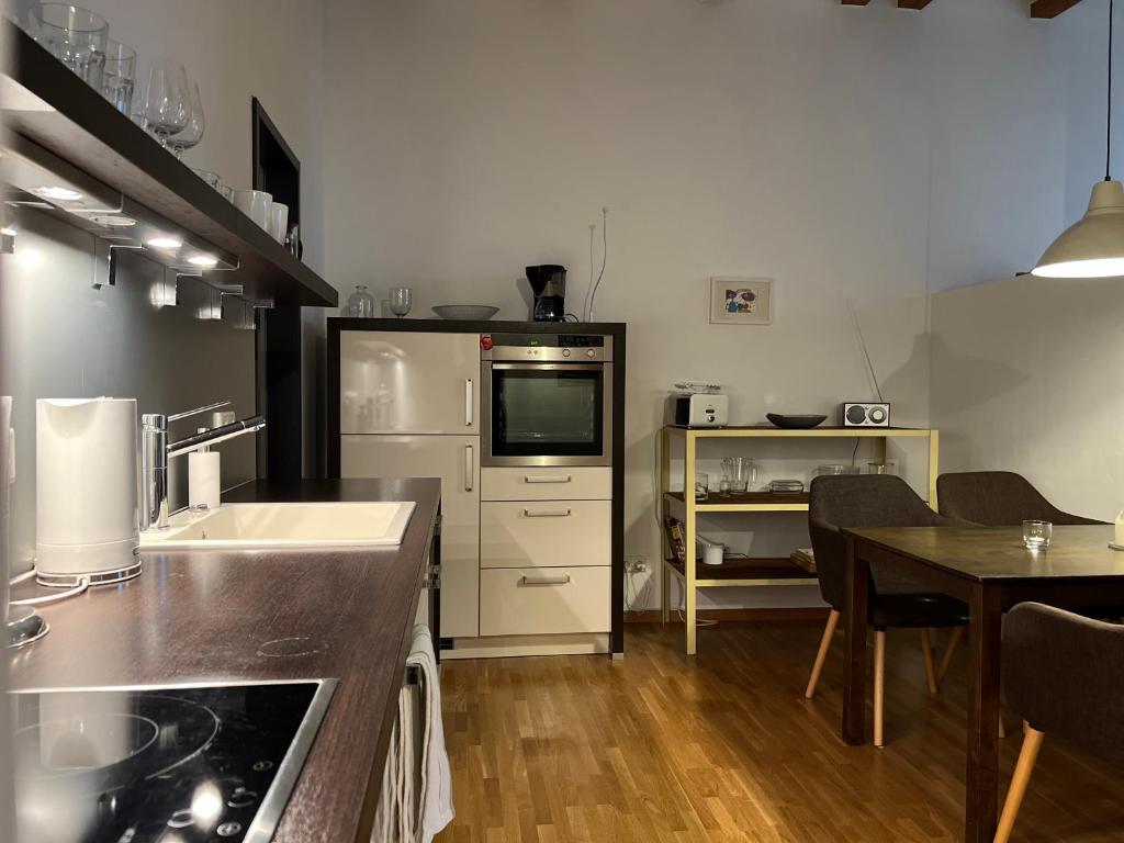 ARYVE JC Studio - Altstadtnahes Boutique Apartment mit Markenmatratzen auf Hotelniveau inklusive kostenfreiem Parkplatz 4