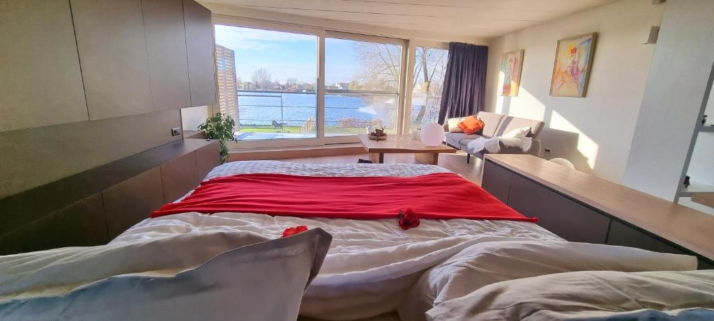 Cozy house at the lake 7