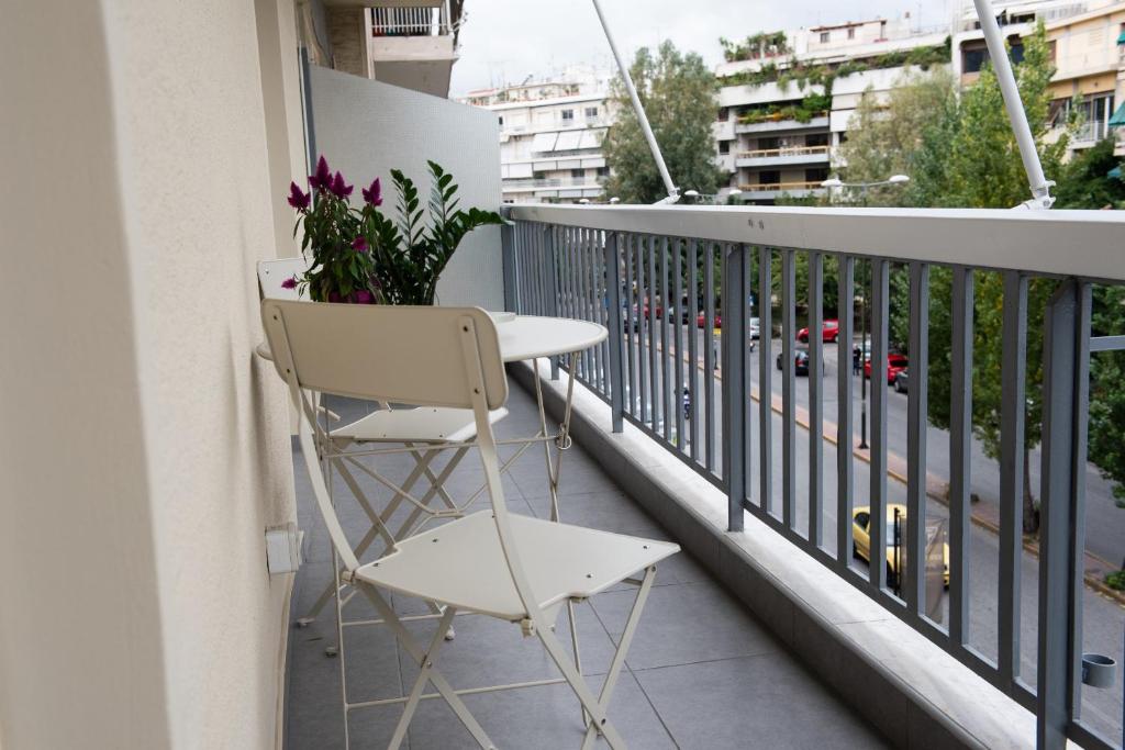Katia Modern Apartment in Athens 6