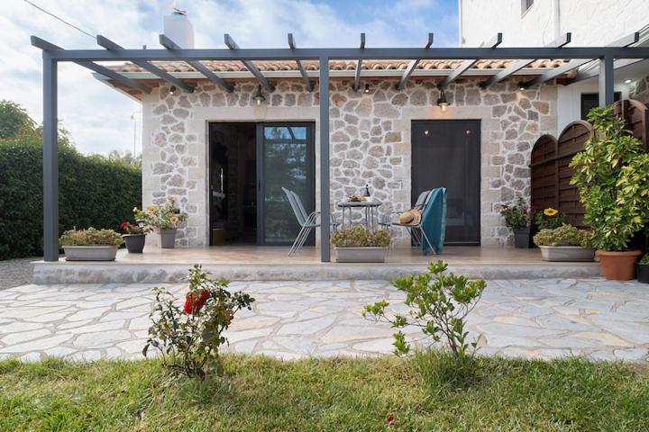 villa on the sea 4