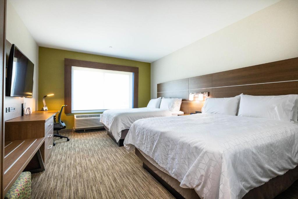 Holiday Inn Express & Suites - San Jose Silicon Valley, an IHG Hotel Image