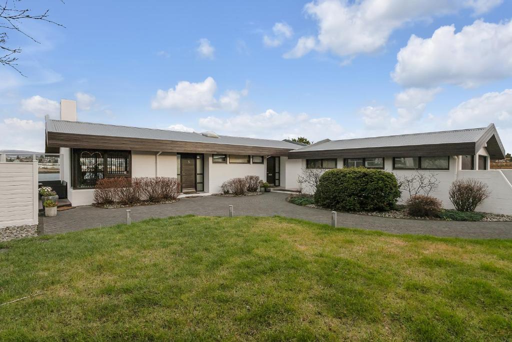 Seaside Villa - 6 Bedrooms HG OOOO6077 6