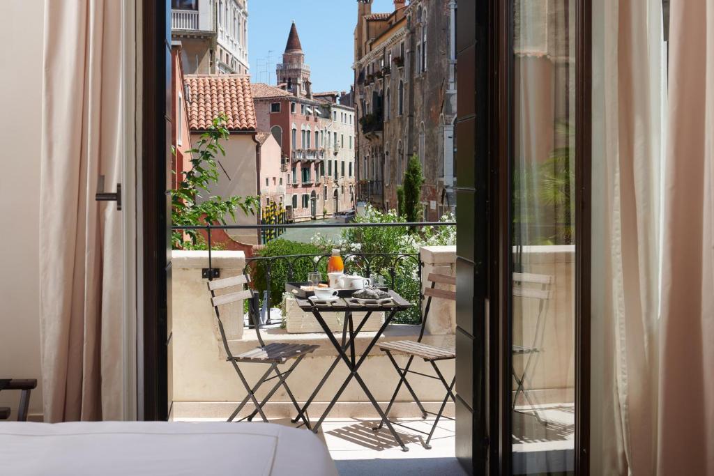 Palazzo Morosini Degli Spezieri - Lifestyle Apartments 6