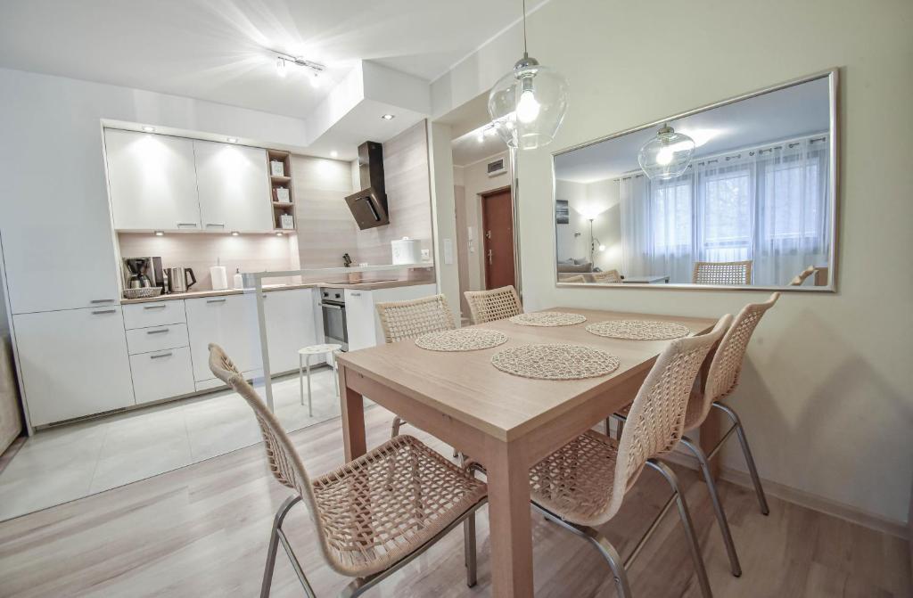 Apartamenty na Wyspie - Zdrojowa 18 - Apartament z sypialnią - Parking 1