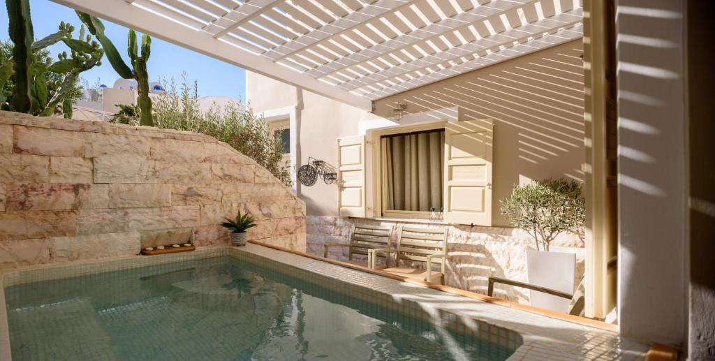 Suite Home Santorini 4