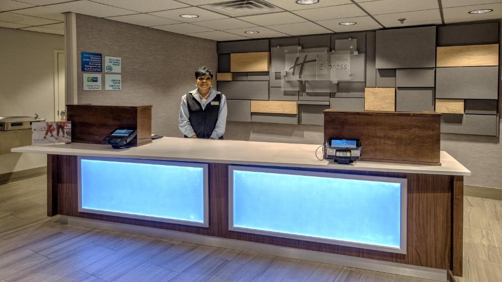 Holiday Inn Express Memphis Medical Center - Midtown, an IHG Hotel Image