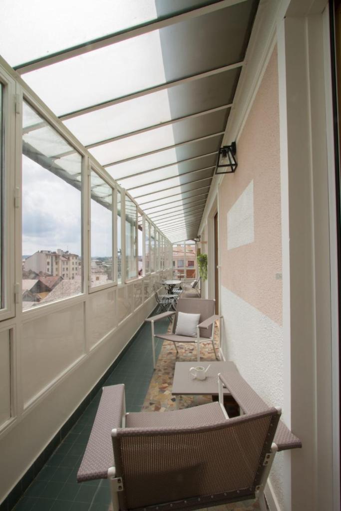 Large 4 rooms in the city center 6