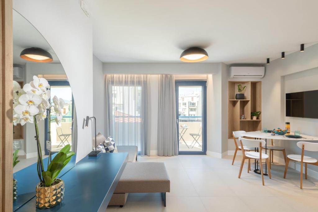 Evans Luxurious Apartment 1