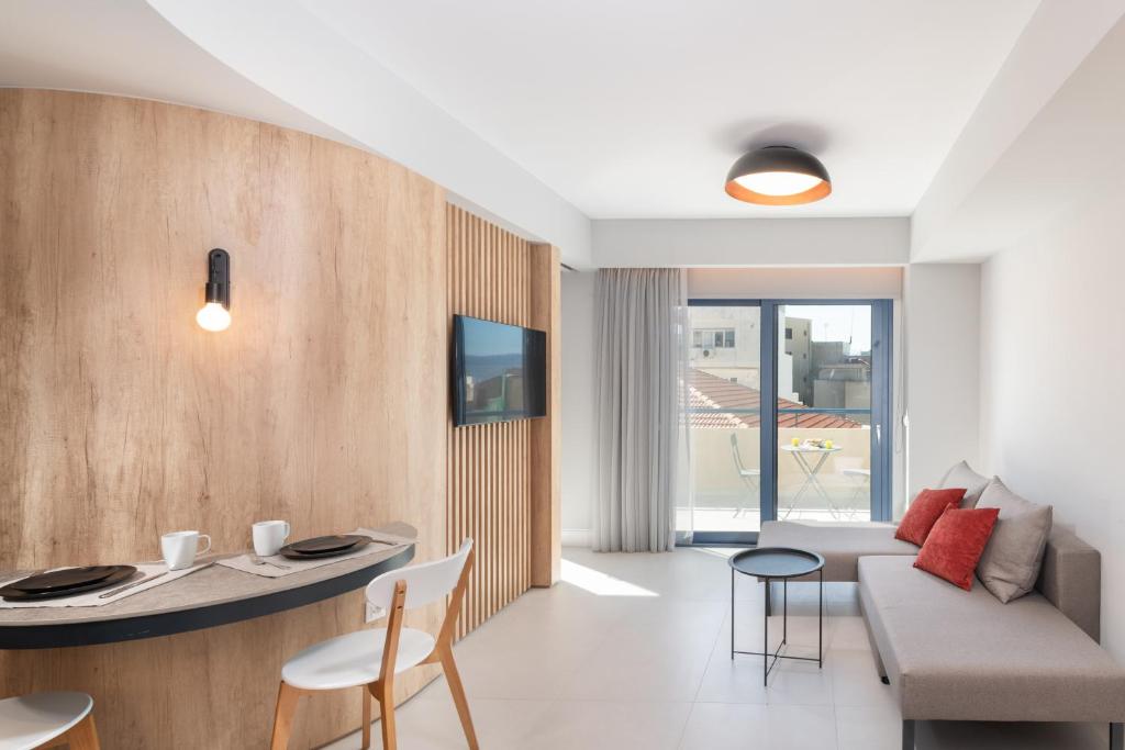 Evans Luxurious Apartment 2