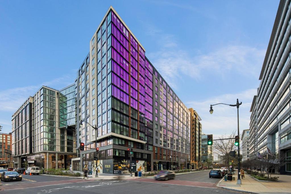 Global Luxury Suites at Capitol Hill Image