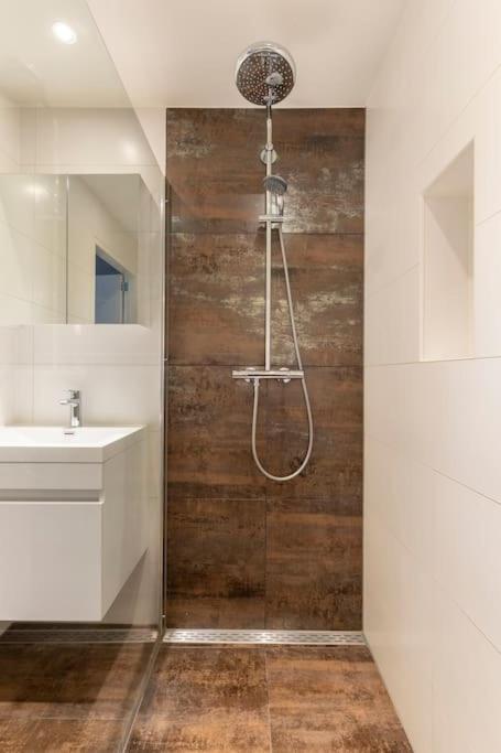 3 Stylish apartments in the heart of Breda city center 8