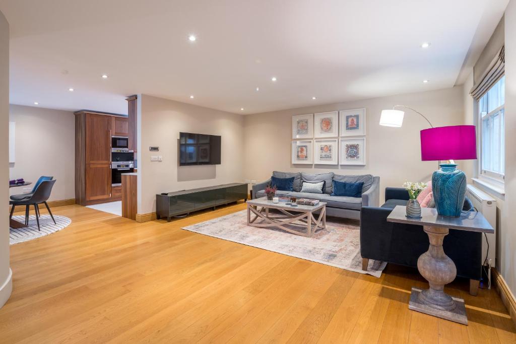 Stylish home close to Regents Park 5