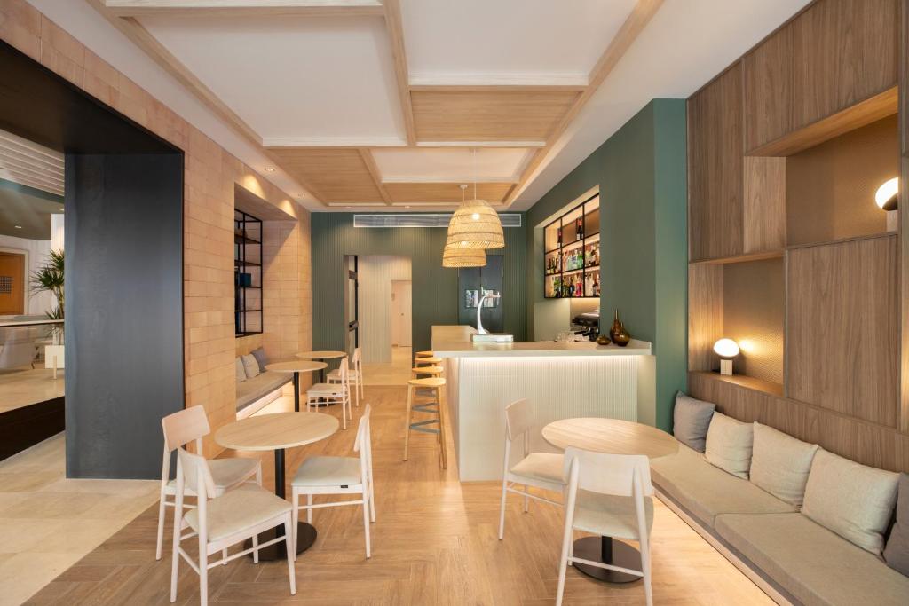 Grupotel Gravina Image