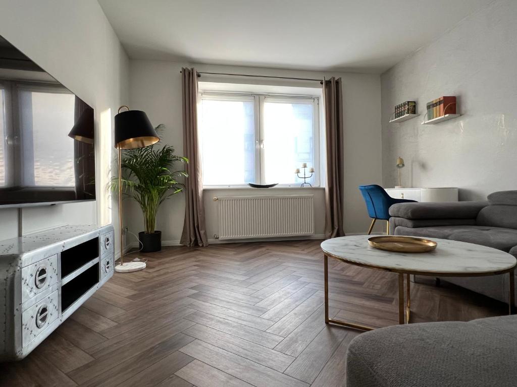 EXKLUSIVE 2 Zimmer EG Wohnung mit Balkon in Top Lage! 1