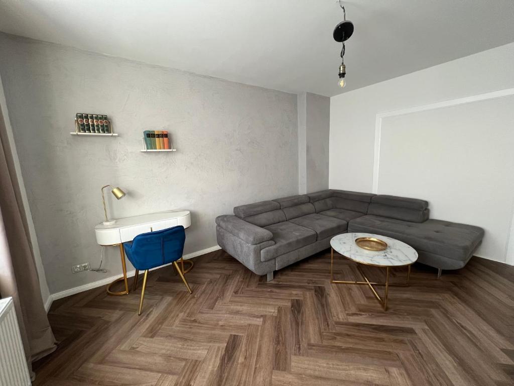 EXKLUSIVE 2 Zimmer EG Wohnung mit Balkon in Top Lage! 3