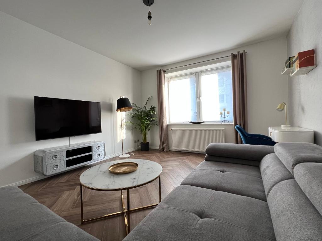 EXKLUSIVE 2 Zimmer EG Wohnung mit Balkon in Top Lage! 2