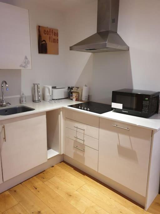 Modern, City Centre 1 Bed, Ground Floor Apartment 4