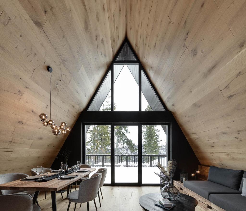 LUXE VISTA Mountain Chalet Cermis - mitten auf der Alm und Skipiste 3