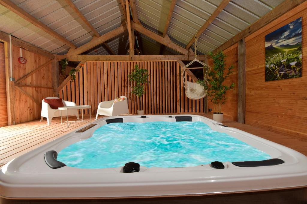 Photo de la galerie de l'établissement Bulle Ecureuil, à Quarré-les-Tombes