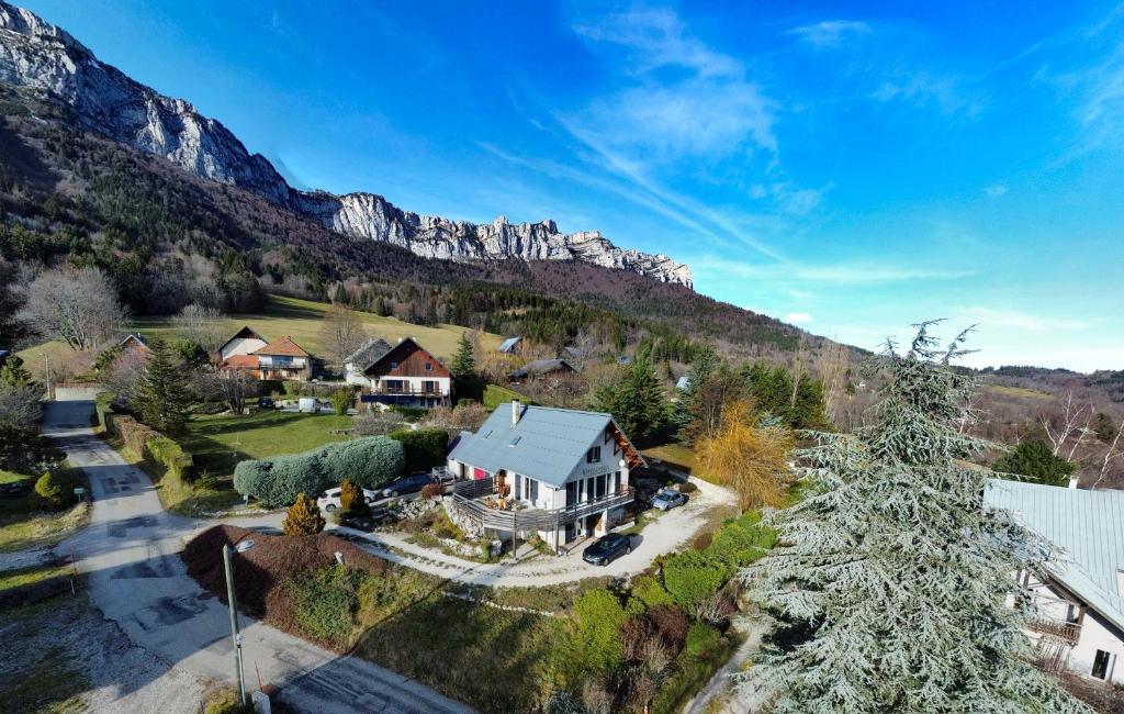 Appartement de plain-pied en montagne avec vue merveilleuse sur le massif de Belledonne 8