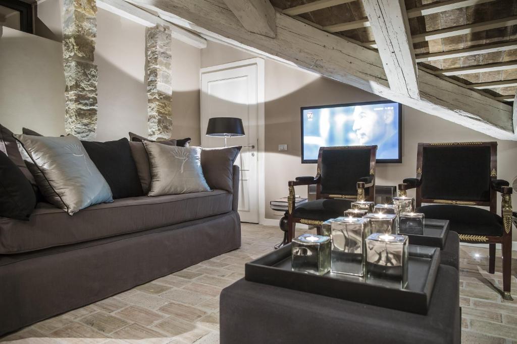 Seven Historical Suites 3