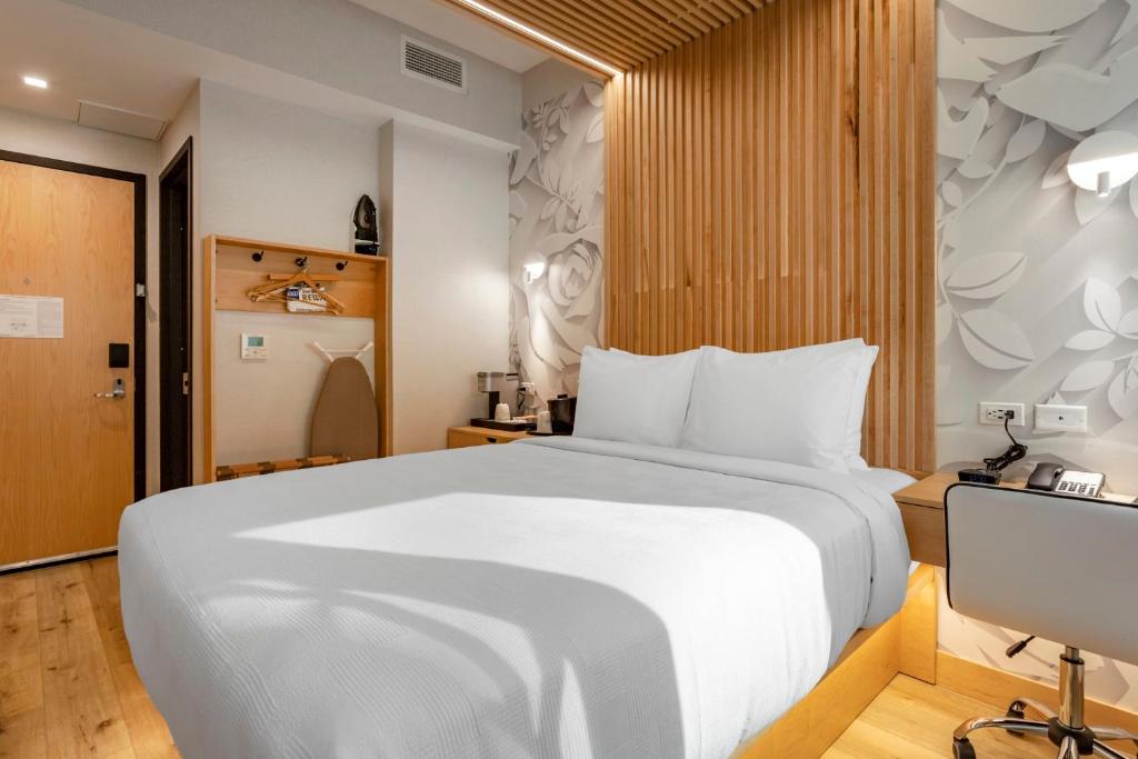 Best Western Plus Soho Hotel Image