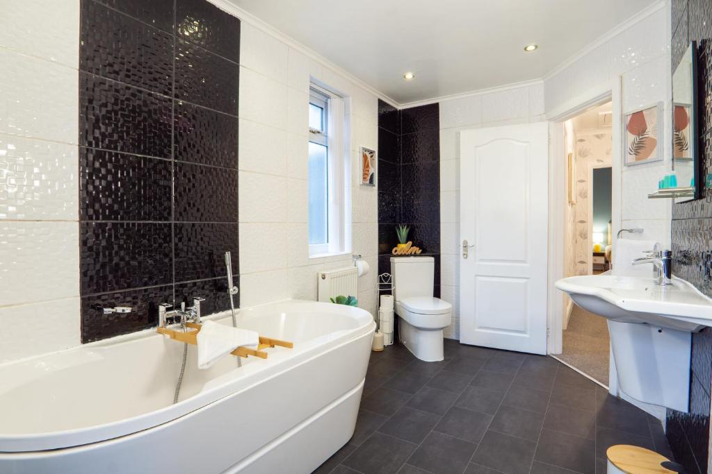 Stanley Park House - Air Host & Stay - Anfield 8