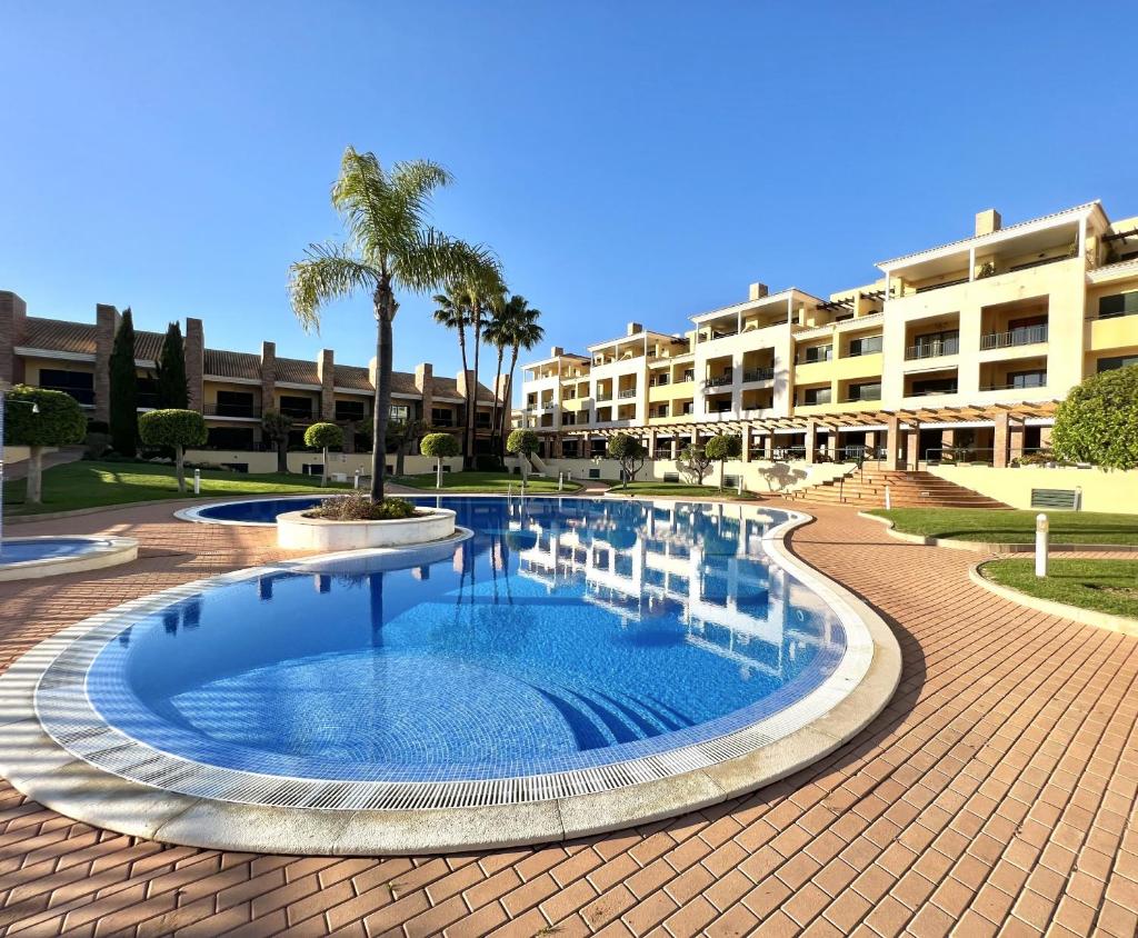 Olivos del golf - Terrace with pool by HD