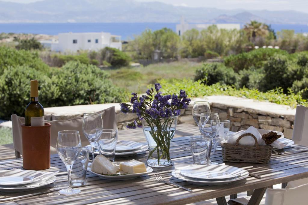 Kallisti Myrtia · Idyllic Holiday Villa - Views, Garden, nr Beach