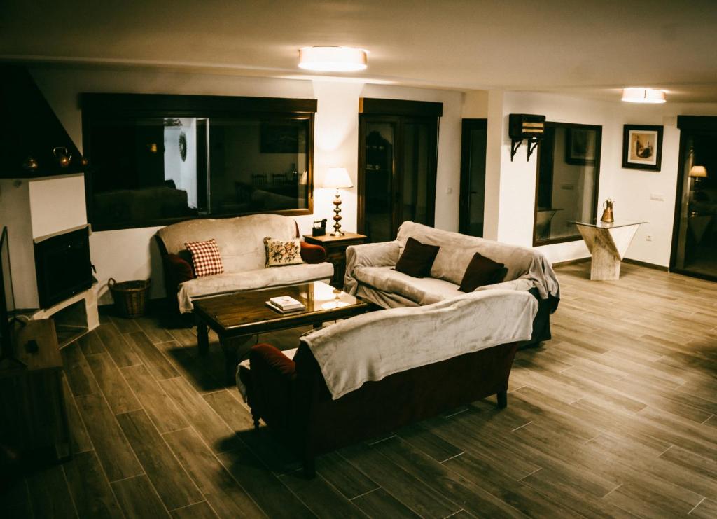 El Aprisco, con piscina climatizada en Hueva-Guadalajara 5