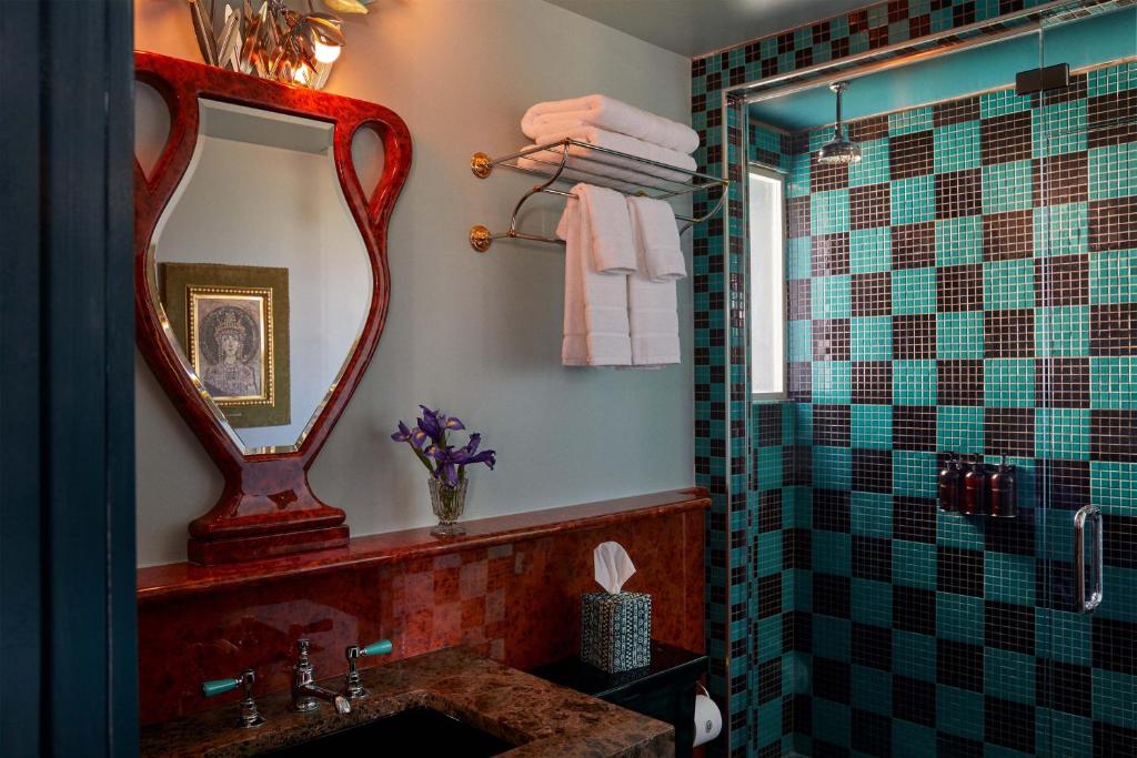 Ulysses, an Ash Hotel Image