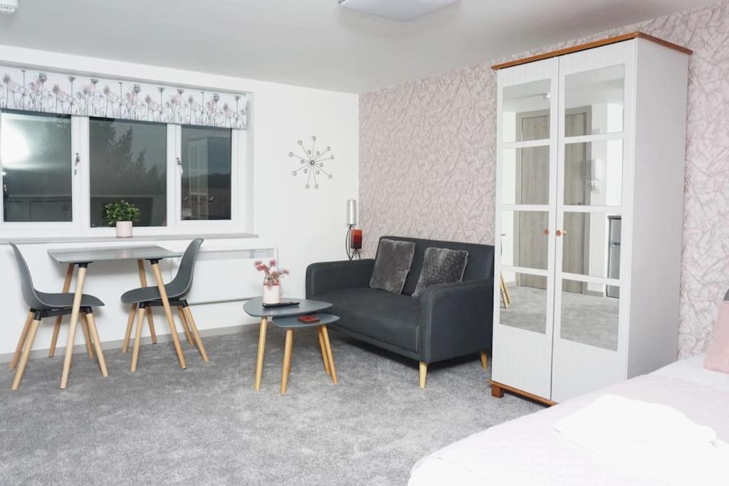 Horizon House, Modern Studio Flat, Parking Space, Oxford 8