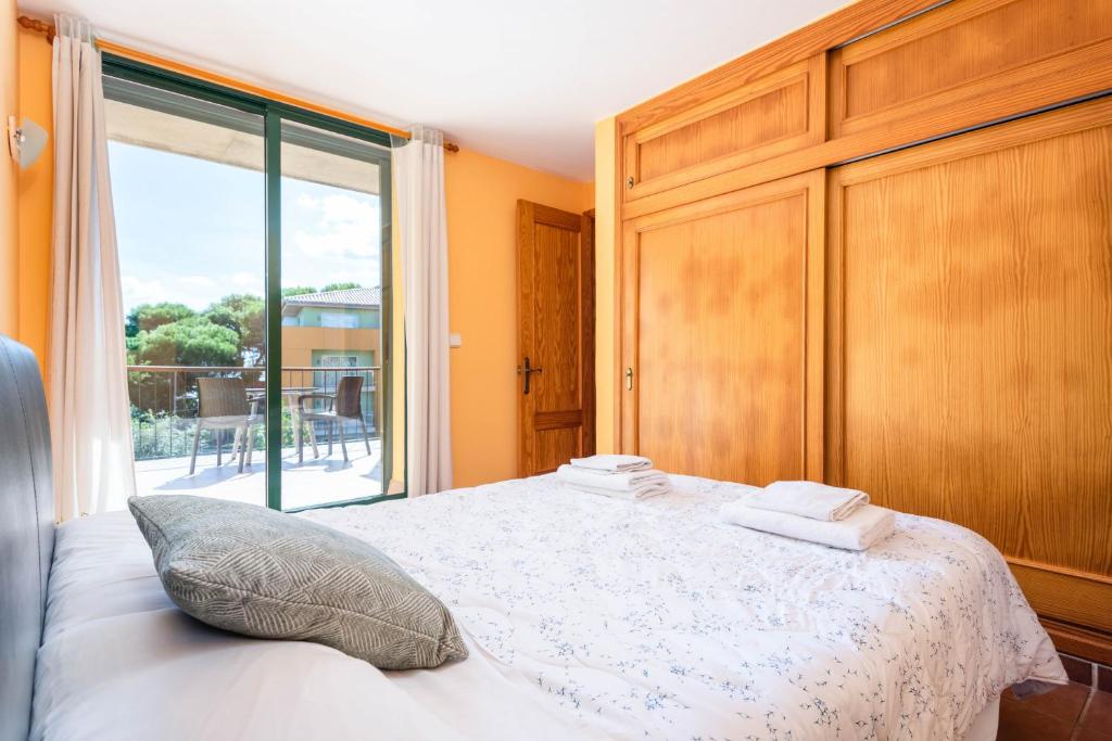 Apartamentos Punta Prima by Escape Home 8