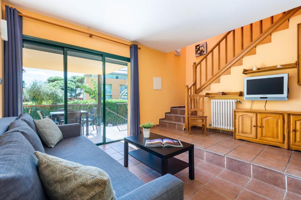 Apartamentos Punta Prima by Escape Home 6