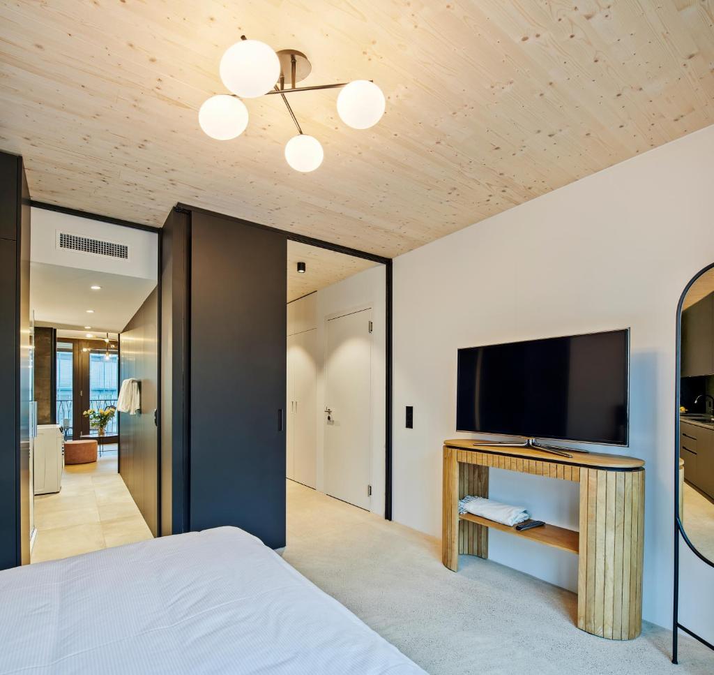 Liv Suites - Self Check-in 6